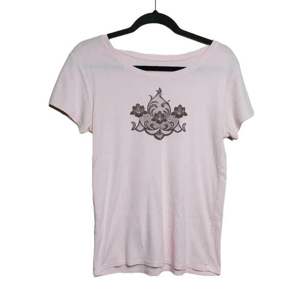 Lucy Graphic Tee - Size L - GUC - Picture 1 of 8